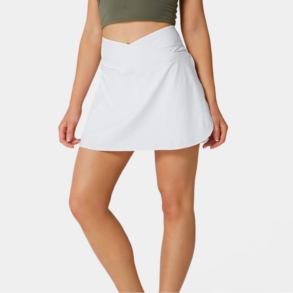 Halara everyday cloudful crossover white skirt